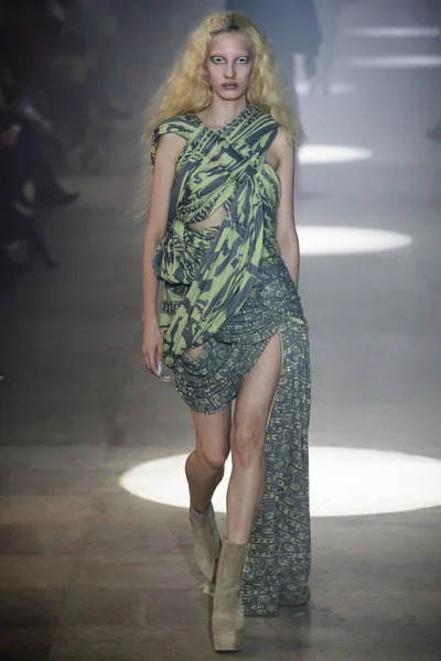 Look 29